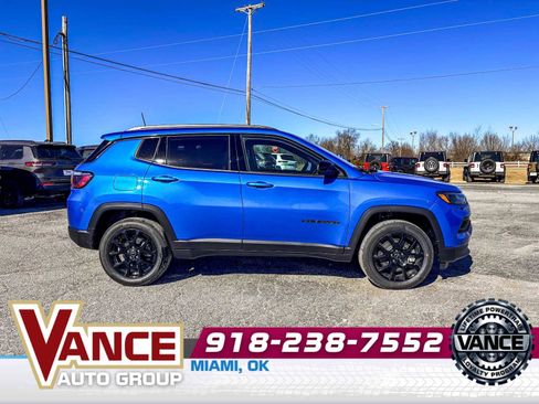 New 2026 Jeep Compass Latitude image 8