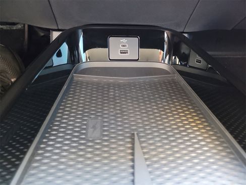 Certified 2025 Ford Mustang Mach-E Premium image 22