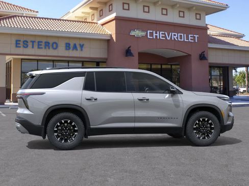 New 2026 Chevrolet Traverse Z71 w/ Driver Confidence Package AWD/4WD image 5