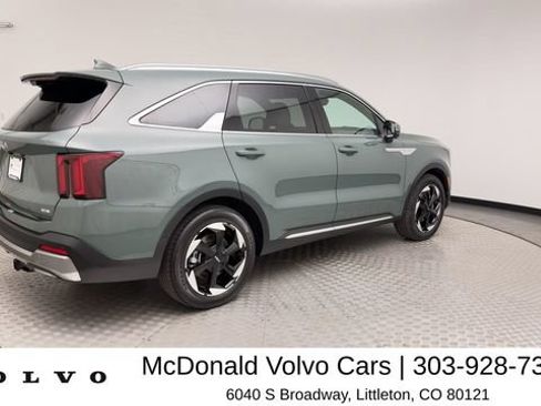 Used 2025 Kia Sorento SX Prestige AWD/4WD image 2