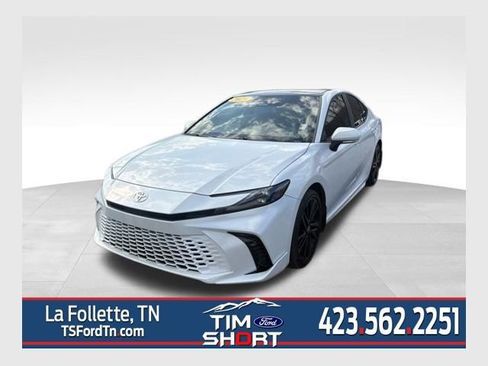 Used 2025 Toyota Camry XSE image 1