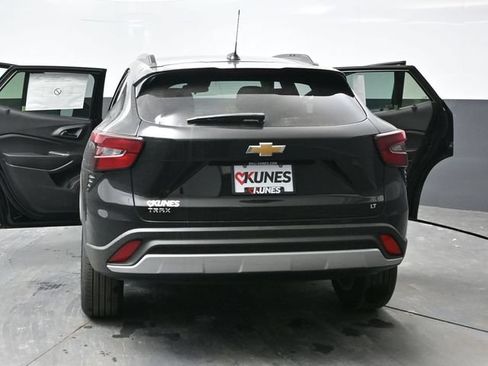 New 2026 Chevrolet Trax LT w/ Driver Confidence Package FWD image 50