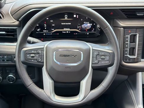 Used 2023 GMC Yukon XL Denali AWD/4WD image 25