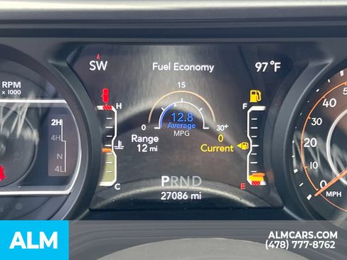 Used 2025 Jeep Wrangler Unlimited Rubicon AWD/4WD image 32