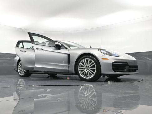 Certified 2022 Porsche Panamera 4 AWD/4WD image 37
