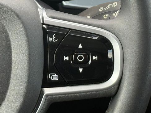 Used 2023 Volvo XC60 B5 Plus w/ Protection Package Premier image 23