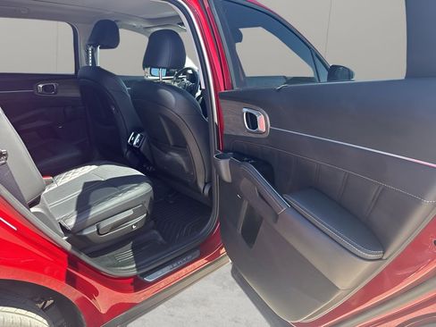Used 2023 Kia Sorento SX Prestige image 18