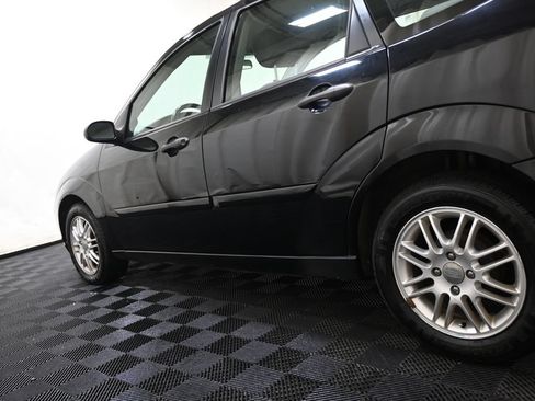Used 2003 Ford Focus ZX5 Hatchback FWD image 9