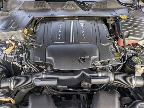 Used 2019 Jaguar XJ R-Sport image 24