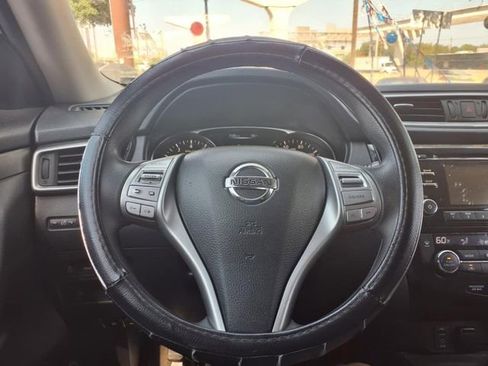 Used 2015 Nissan Rogue SV FWD image 19