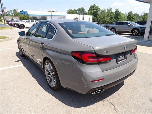 Used 2022 BMW 540i xDrive w/ Convenience Package AWD/4WD image 3