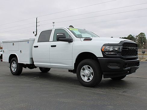 Used 2023 RAM 3500 Tradesman w/ Convenience Group image 2