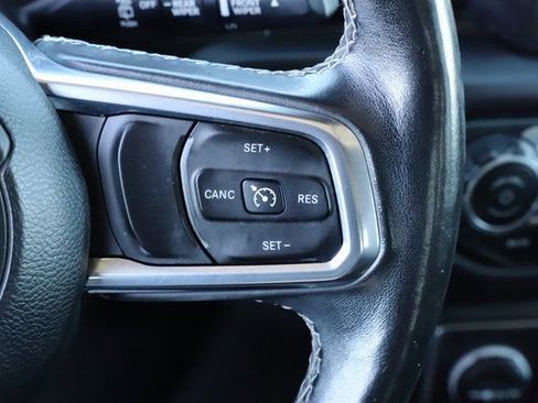 Used 2018 Jeep Wrangler Unlimited Sahara w/ Dual Top Group AWD/4WD image 24
