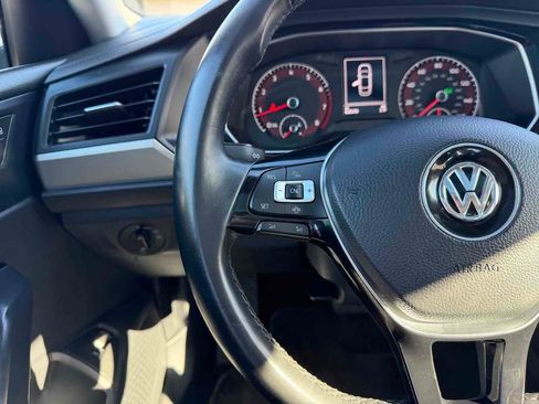 Used 2019 Volkswagen Jetta SE w/ Cold Weather Package image 22