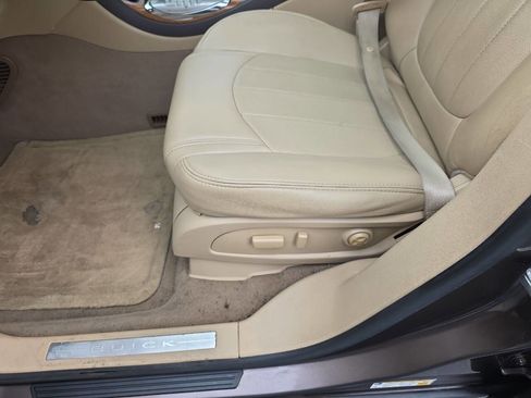 Used 2008 Buick Enclave CXL w/ Entertainment Package #4 image 17