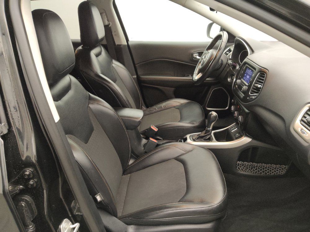 Used 2018 Jeep Compass Latitude FWD image 21