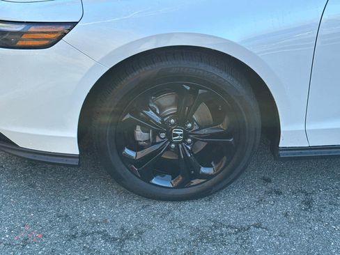 Used 2025 Honda Accord SE image 11
