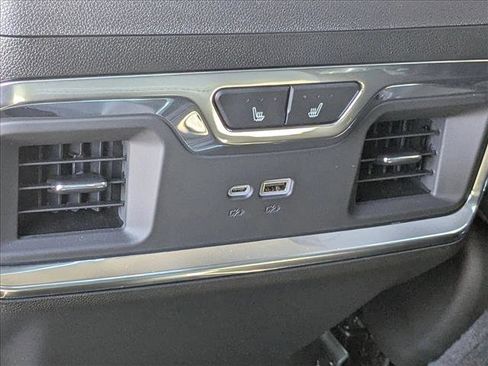 Used 2024 GMC Sierra 2500 Denali w/ Denali Reserve Package image 17