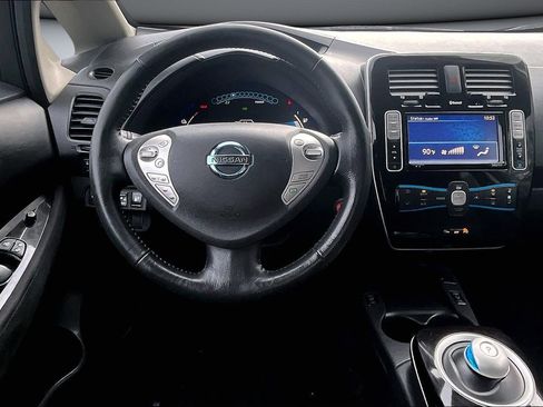 Used 2014 Nissan Leaf SV w/ LED & Quick Charge Package image 8