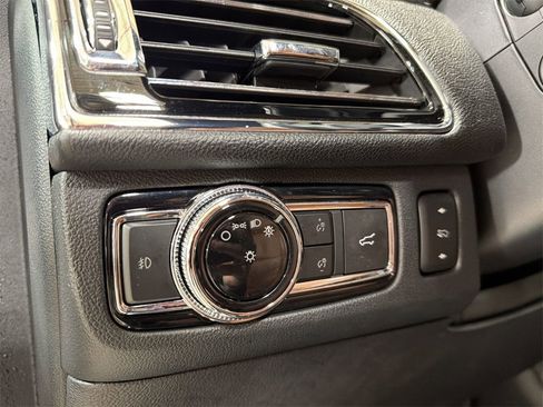Used 2019 Lincoln Navigator L Reserve image 15