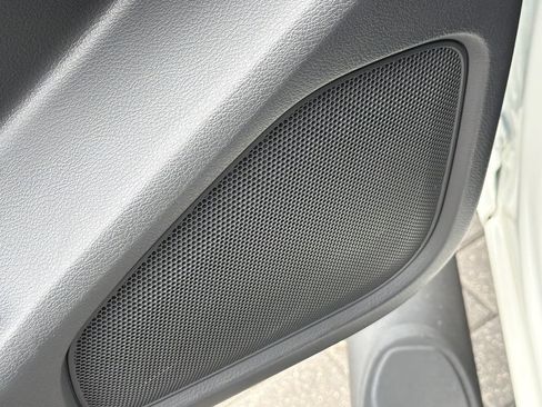 Used 2025 Nissan Frontier SV RWD image 19