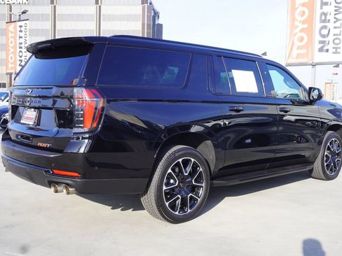 Used 2026 Chevrolet Suburban RST RWD image 5