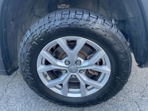 Used 2021 Jeep Grand Cherokee L Limited image 11