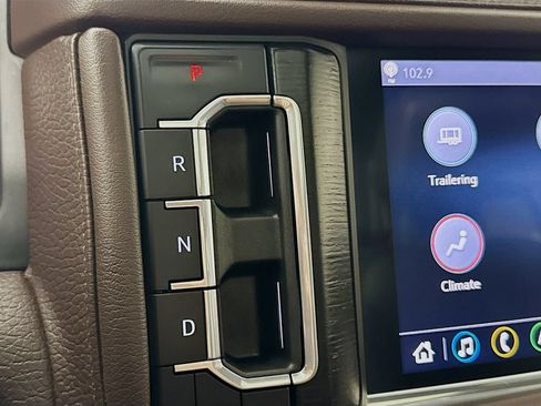 Used 2021 GMC Yukon Denali w/ Denali Premium Package AWD/4WD image 19