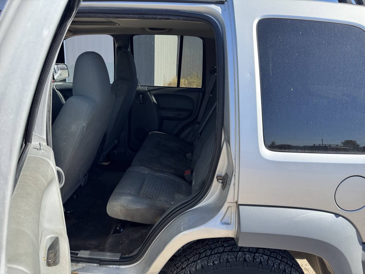 Used 2005 Jeep Liberty Sport AWD/4WD image 21