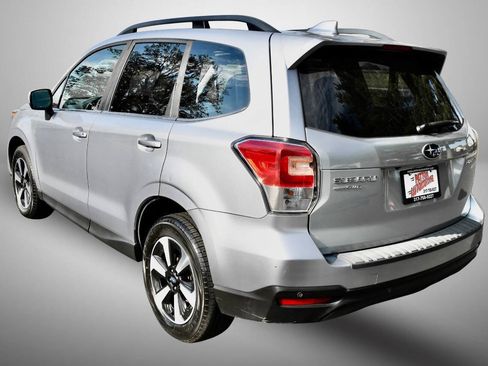 Used 2017 Subaru Forester 2.5i Limited AWD/4WD image 5