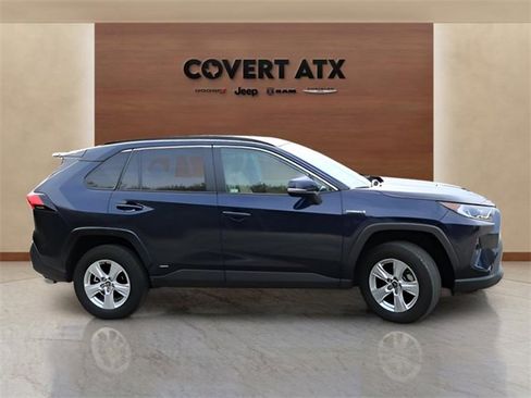 Used 2021 Toyota RAV4 XLE w/ Convenience Package image 6