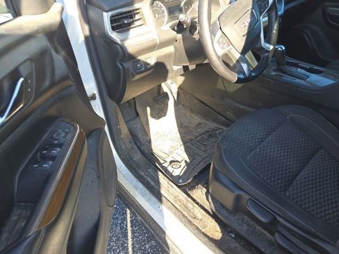 Used 2017 GMC Acadia SLE image 8