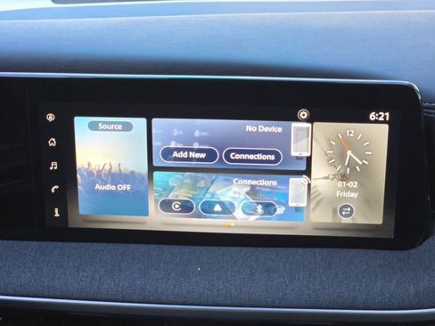 Certified 2025 Nissan Kicks SV image 16