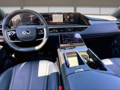 Certified 2026 INFINITI QX80 4WD image 16