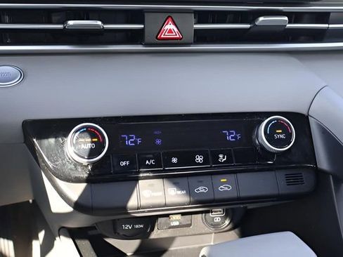 Used 2021 Hyundai Elantra SEL image 24