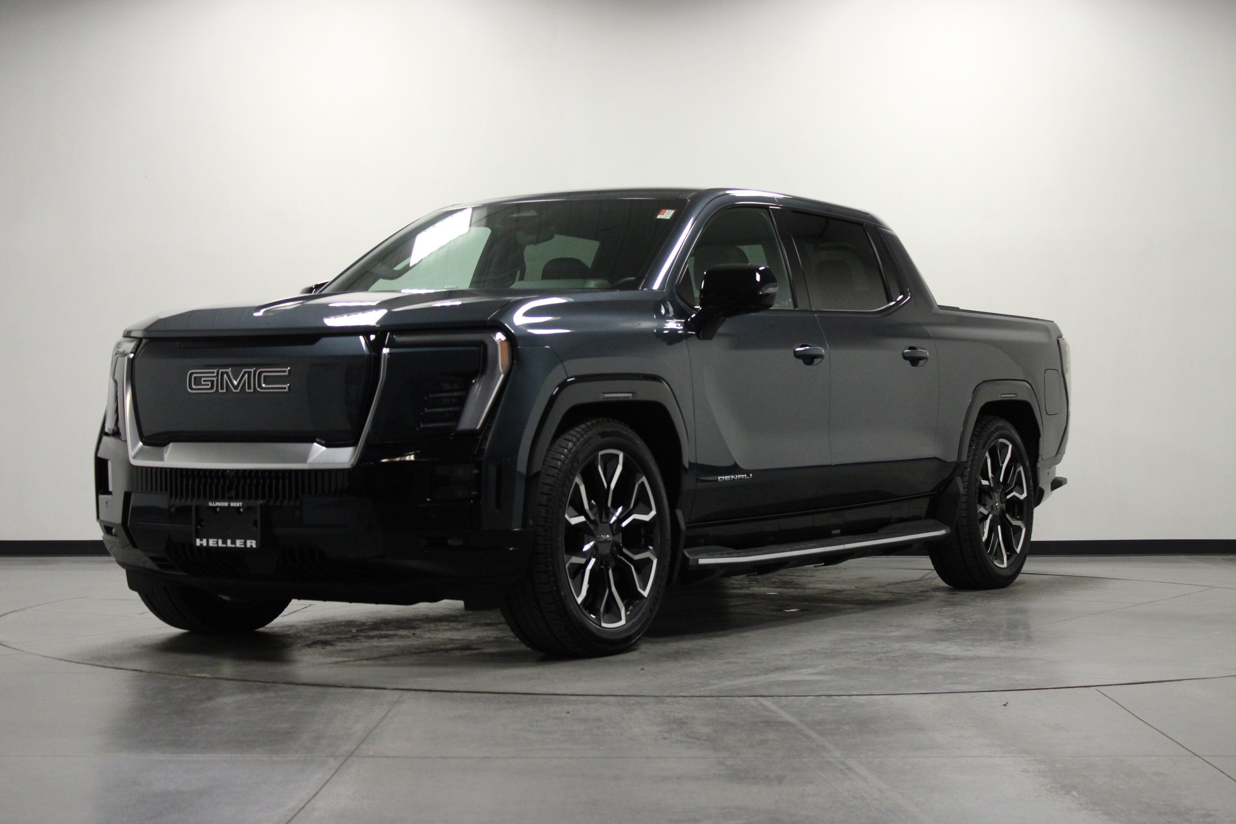 Used 2025 GMC Sierra EV Denali AWD/4WD image 8