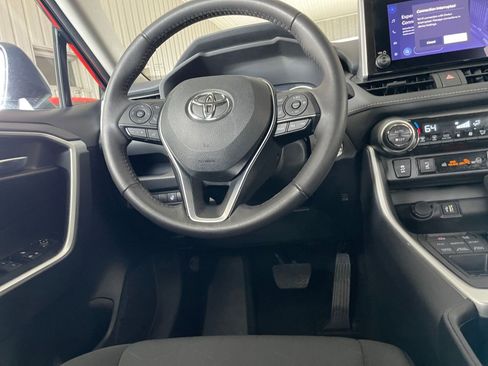 Used 2024 Toyota RAV4 XLE image 32