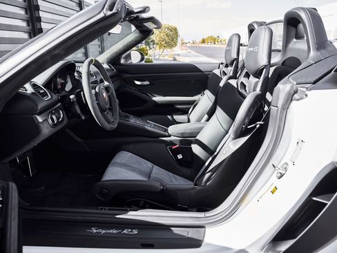 Used 2025 Porsche 718 Boxster Spyder RS RWD image 37