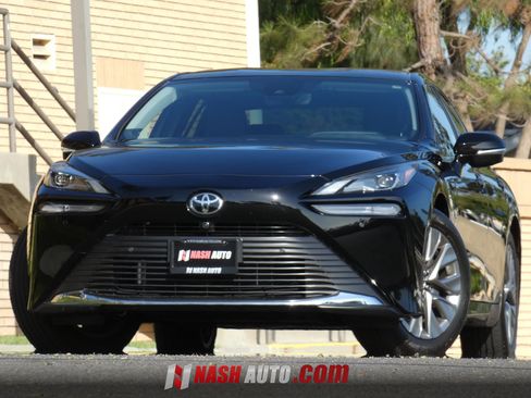 Used 2023 Toyota Mirai w/ Advanced Technology Package RWD image 2