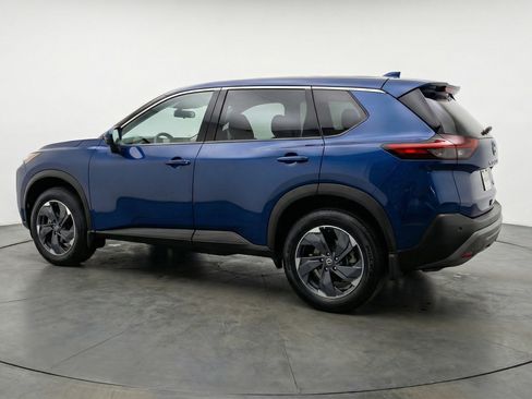 Used 2025 Nissan Rogue SV FWD image 6