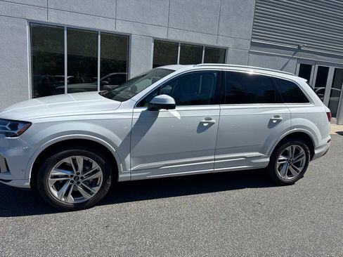 Used 2022 Audi Q7 3.0T Premium Plus w/ Premium Plus Package AWD/4WD image 4