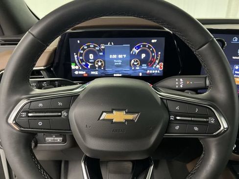 Certified 2025 Chevrolet Tahoe High Country AWD/4WD image 11