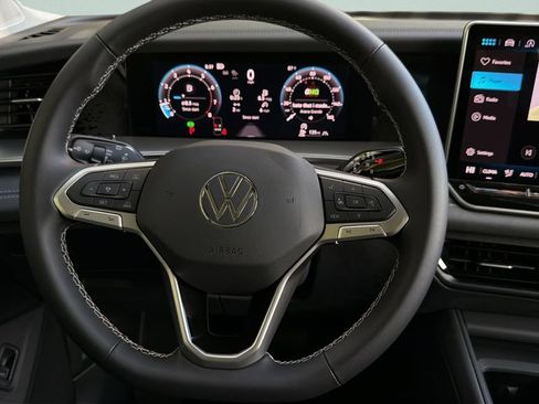 New 2026 Volkswagen Tiguan SE AWD/4WD image 11