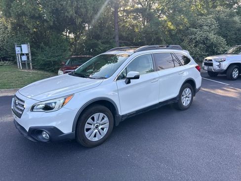 Used 2016 Subaru Outback 2.5i Premium AWD/4WD image 9
