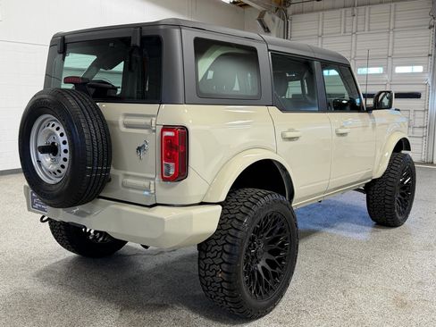 Used 2025 Ford Bronco 4-Door image 4