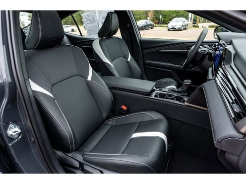 Used 2026 Toyota Camry SE image 17