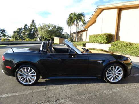 Used 2017 FIAT 124 Spider Lusso image 7
