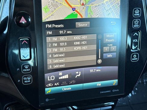 Used 2020 Toyota Prius Prime XLE FWD image 18