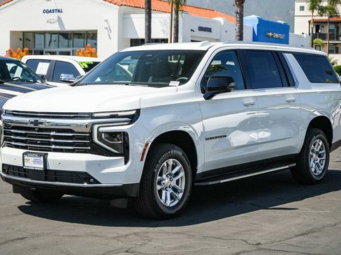 New 2026 Chevrolet Suburban LT w/ Comfort Package AWD/4WD image 3