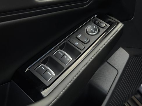 Used 2023 Honda Accord Touring image 13